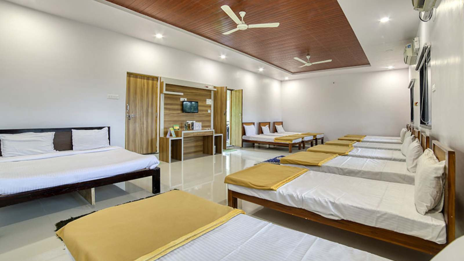 Nagpur Cab | Nagpur Taxi Services | Taxi Services in Nagpur | Corporate Taxi Services in Nagpur | Airport Taxi Services | Nagpur Airport Taxi Services | Local and outstation taxi services | Nagpur Taxi services to airport